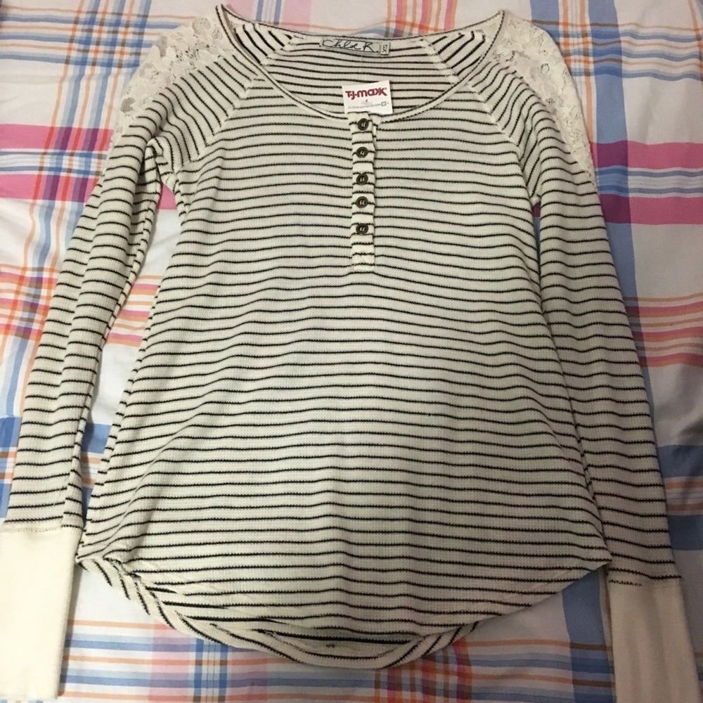 Woman’s long sleeve striped shirt XS